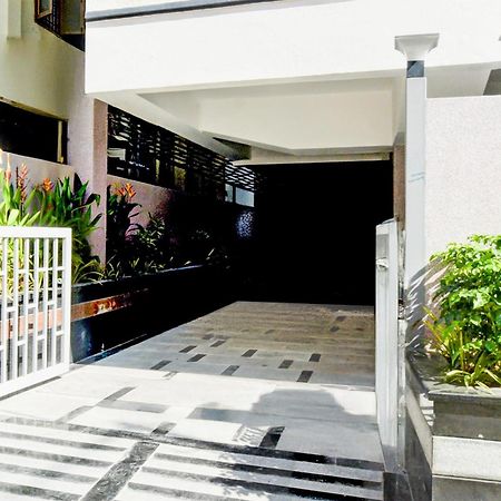 Townhouse Aarav Business Hotel Hyderabad Exterior foto